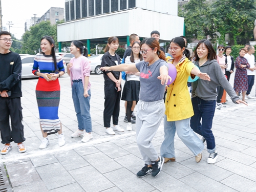 歡度中秋喜迎國慶 宜化集團(tuán)與宜昌市發(fā)改委共同舉辦趣味運(yùn)動會(圖7)