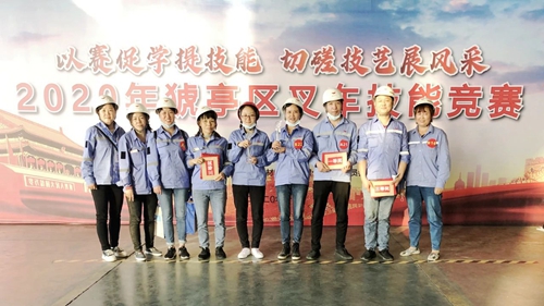 宜昌市猇亭區(qū)總工會(huì)組織叉車技能競(jìng)賽，股份公司多名選手獲得榮譽(yù)(圖1)